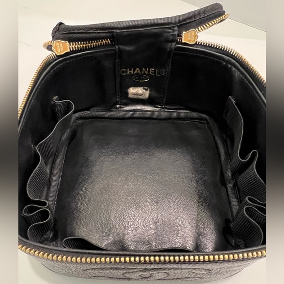 ‼️SOLD‼️ Chanel Vintage CC Timeless Caviar Vanity Cosmetic Makeup Case Black - Picture 11 of 16